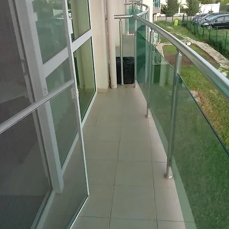 клара 부르가스